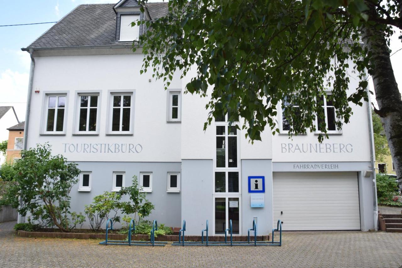 The Wine Cellar In The Old Gemeinde House Brauneberg Exterior photo