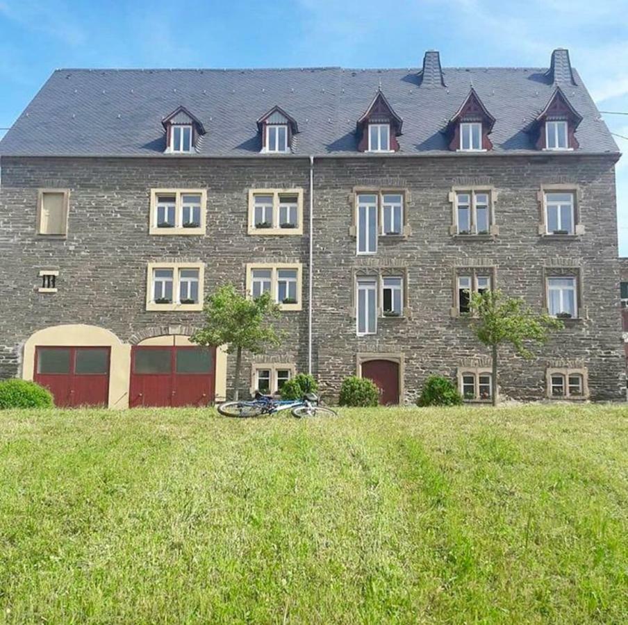 The Wine Cellar In The Old Gemeinde House Brauneberg Exterior photo